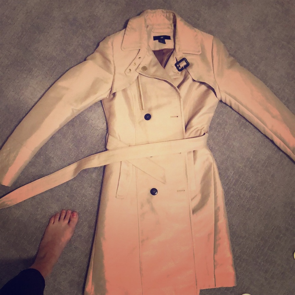 H&M Tan trenchcoat